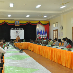 ချင်းပြည်နယ်အတွင်း COVID-19 ရောဂါနှင့် ပလက်ဝတိုက်ပွဲရှောင်ပြည်သူများအတွက် ဧရာဝတီဖောင်ဒေရှင်းနှင့် စေတနာရှင်များက အလှူငွေများနှင့် ဆန်အိတ်(၁၀၀၀)လှူဒါန်း