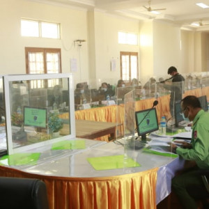 ချင်းပြည်နယ် Coronavirus Disease 2019(COVID-19)ထိန်းချုပ်ရေးနှင့်အရေးပေါ်တုံ့ပြန်ရေးကော်မတီ အစည်းအဝေး(၁/၂၀၂၁)သို့ ချင်းပြည်နယ်ဝန်ကြီးချုပ် တက်ရောက်